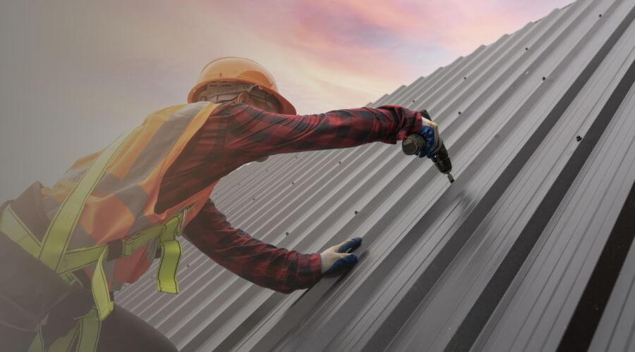 Professional gutter cleaning in Solana Beach, CA